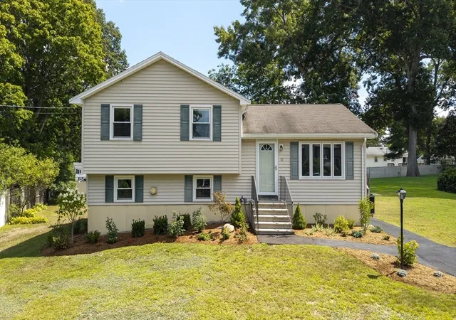 1st image of 10 Chester Rd, Billerica, MA 01821 | MLS# 73566976