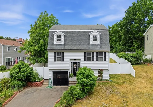 Homes for sale in Woburn, MA | 2 Dobbins Dr, Woburn, MA 01801 | MLS# 73537138