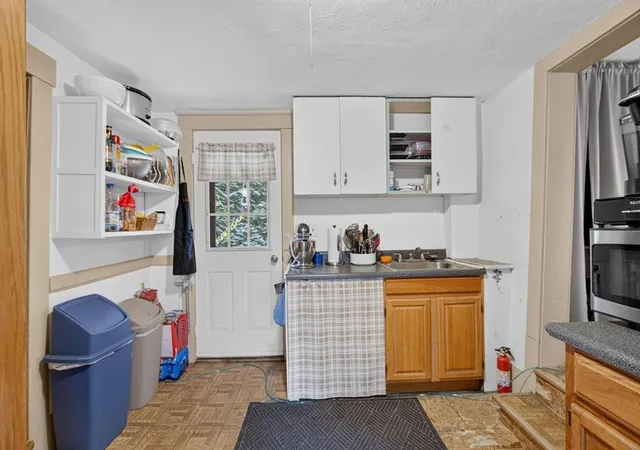 2nd image of 542 R Wanoosnoc Rd, Fitchburg, MA 01420 | MLS# 73560253