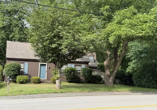 1st image of 32 River Rd, Andover, MA 01810 | MLS# 73552756