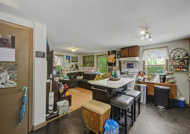 Homes for sale in Amherst, MA | 166 Summer St, Amherst, MA 01002 | MLS# 73549333