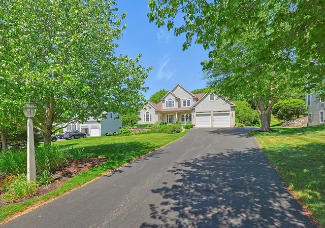 Homes for sale in Wrentham, MA | 135 Pokanoket Path, Wrentham, MA 02093 | MLS# 73529633