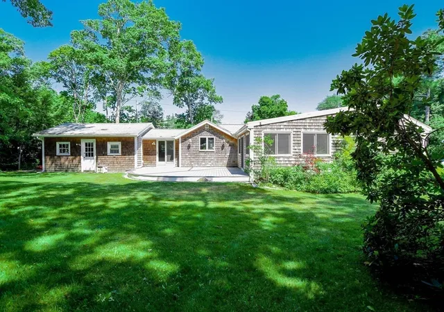 Photo 4 of Single family home for sale at 14 Crapo St, Marion, MA 02738 | MLS# 73553316 | Listing updated on 2026-09-26