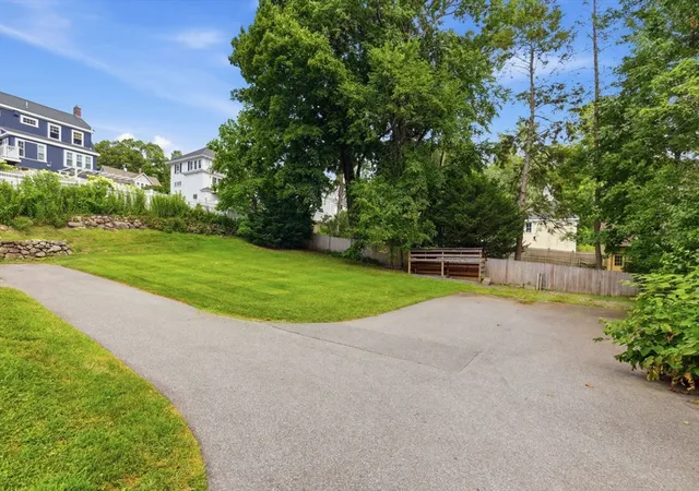 2nd image of 9 Walnut Ave, Andover, MA 01810