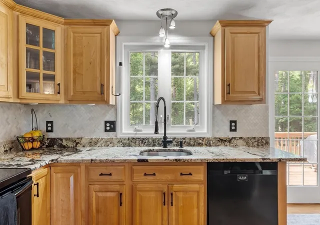 3rd image of 135 Jennies Way, Tewksbury, MA 01876 | MLS# 73530987