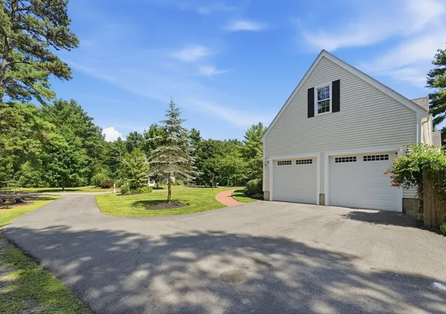 2nd image of 11 Fellowship Cir, West Wareham, MA 02576 | MLS# 73554816