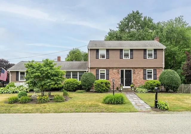 1st image of 4 Roch Cir, Brockton, MA 02301 | MLS# 73545663