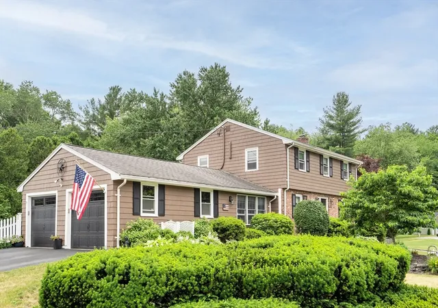 2nd image of 4 Roch Cir, Brockton, MA 02301 | MLS# 73545663