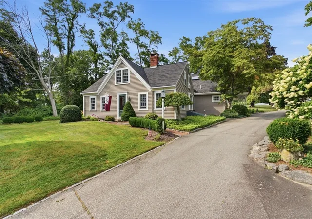 Photo 2 of Single family home for sale at 174 Cross St, Norwell, MA 02061 | MLS# 73565581 | Listing updated on 2026-09-16