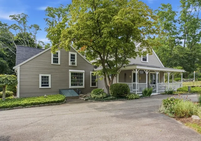 Photo 3 of Single family home for sale at 174 Cross St, Norwell, MA 02061 | MLS# 73565581 | Listing updated on 2026-09-16