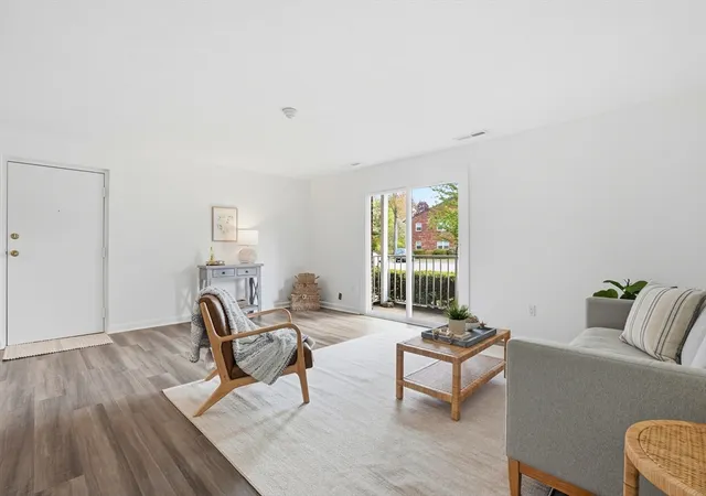 Homes for sale in Abington, MA | 10 Kingswood Dr #13, Abington, MA 02351 | MLS# 73526900