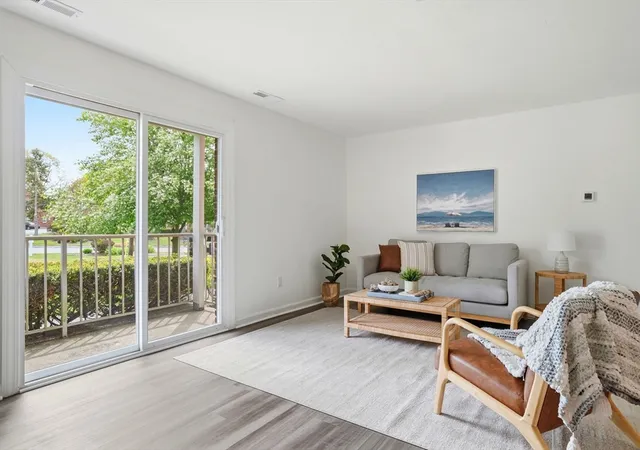 Homes for sale in Abington, MA | 10 Kingswood Dr #13, Abington, MA 02351 | MLS# 73526900