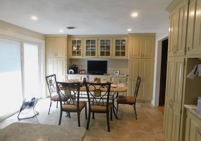 2nd image of 621 Marshall St, Holliston, MA 01746 | MLS# 73558504