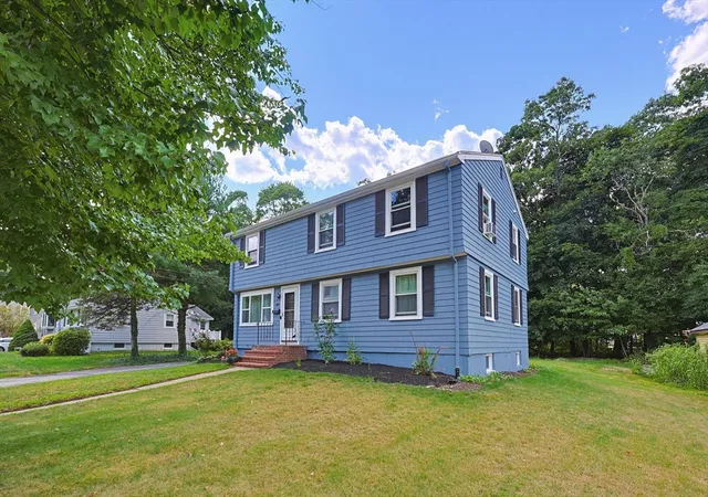 3rd image of 22 Harriss Ct, Abington, MA 02351 | MLS# 73563588