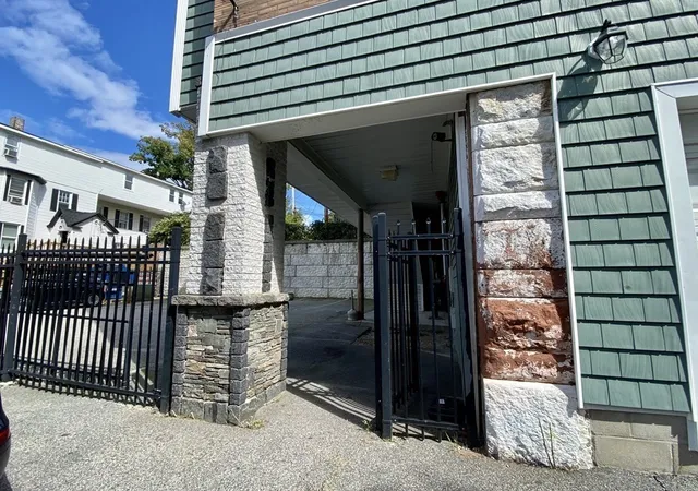 14th image of 257 Pleasant St #4, Worcester, MA 01609 | MLS# 73563827