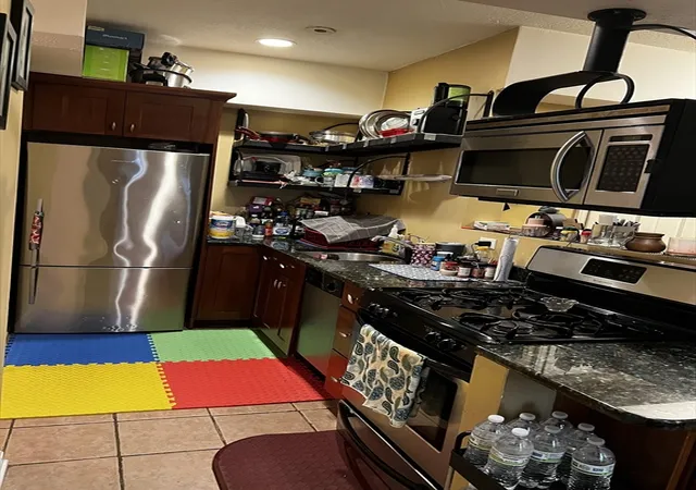 Listing Photo 4 - Condo for sale in building located at 257 Pleasant St, Worcester, MA 01609 - Unit #4