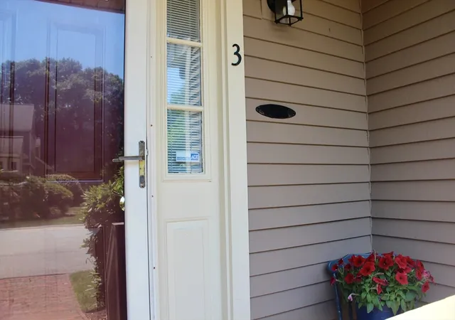 3rd image of 3 Doyle Ln, Hopkinton, MA 01748