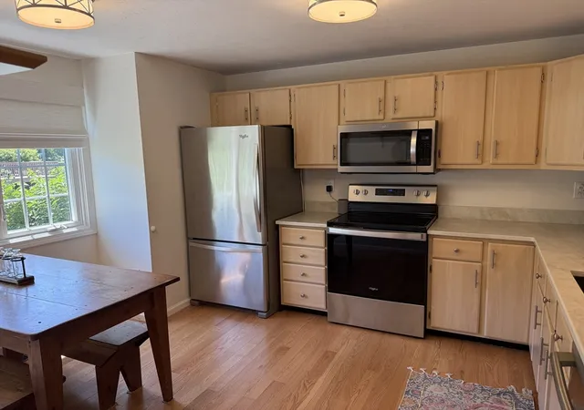 4th image of 3 Doyle Ln, Hopkinton, MA 01748