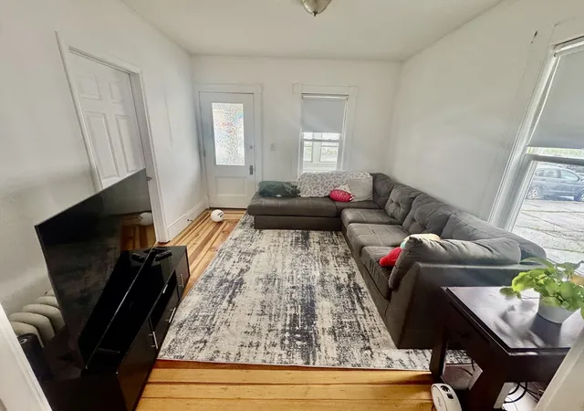 5th image of 225 White St, Lowell, MA 01854 | MLS# 73528715