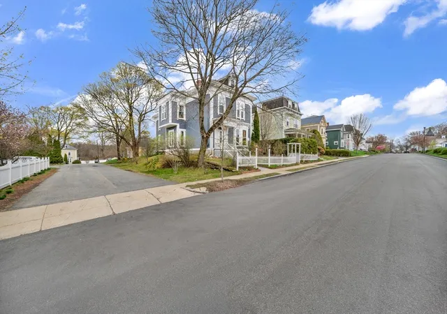 4th image of 47 Highland Ave, Haverhill, MA 01830 | MLS# 73509166