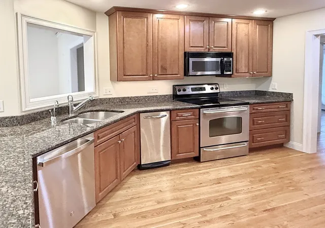 Listing Photo 5 - Condo for sale in building located at 3 Harborlight Cir, Plymouth, MA 02360 - Unit #3