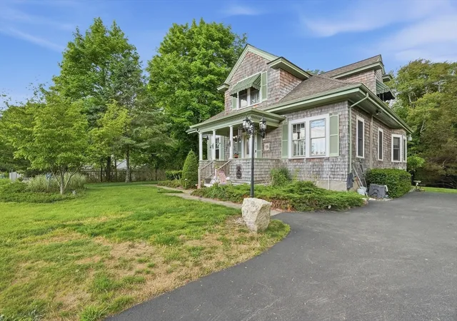3rd image of 602 Old County Rd, Westport, MA 02790 | MLS# 73526918