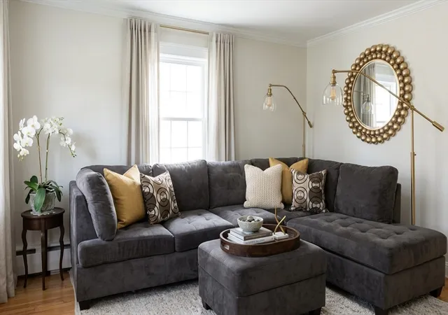3rd image of 19 Rowland St, Marblehead, MA 01945