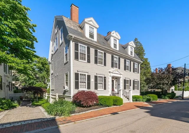 Homes for sale in Salem, MA | 7 Hamilton St #3, Salem, MA 01970 | MLS# 73532801