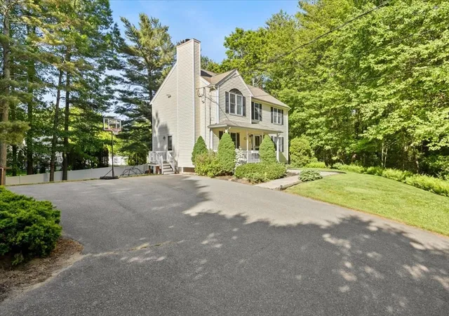 42nd image of 27 N Grove St, Middleboro, MA 02346 | MLS# 73533589