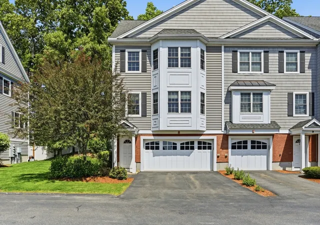 1st image of 1975 Middlesex Street #4, Lowell, MA 01851 | MLS# 73534630