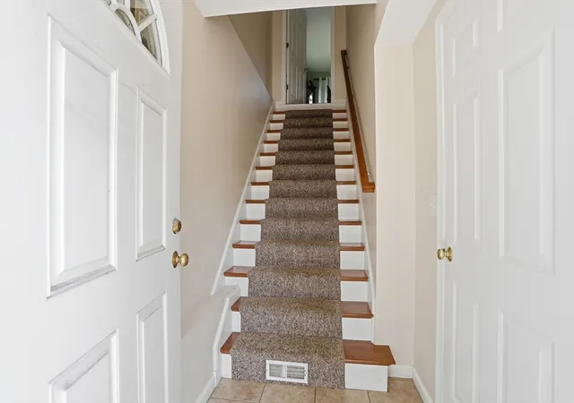 4th image of 1975 Middlesex Street #4, Lowell, MA 01851 | MLS# 73534630