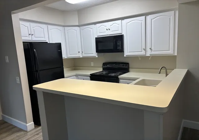 3rd image of 34 Sumner Ave #301, Springfield, MA 01108 | MLS# 73495697