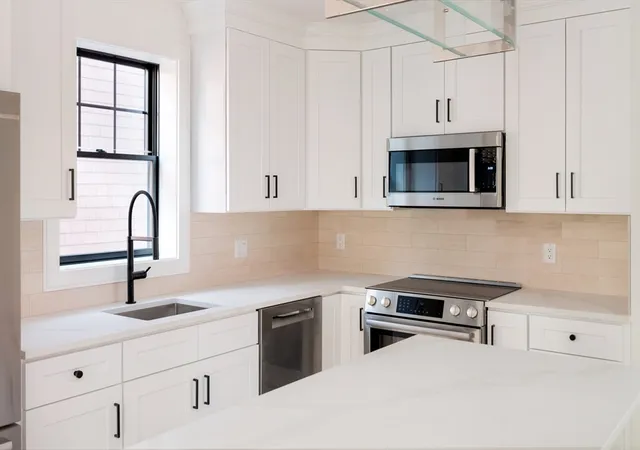 4th image of 387 Norfolk St, Cambridge, MA 02139
