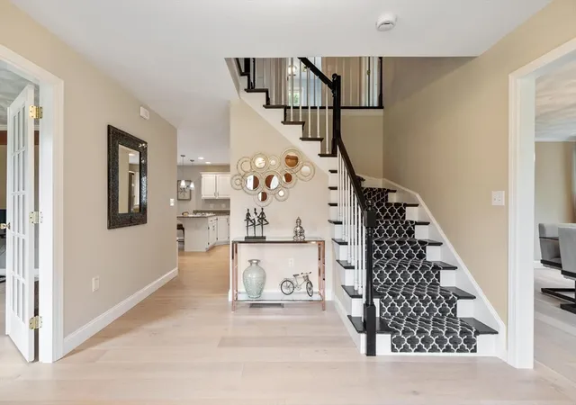 3rd image of 1 Preston Circle, Andover, MA 01810 | MLS# 73559999