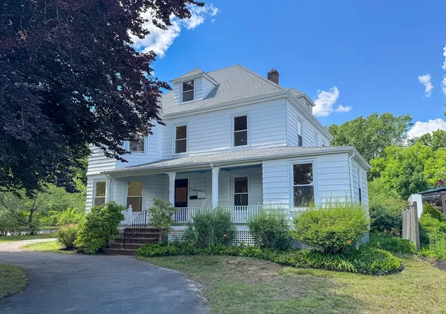 Homes for sale in Marblehead, MA | 187 Humphrey St, Marblehead, MA 01945 | MLS# 73547643