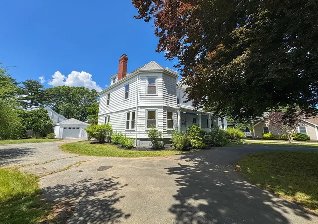 Homes for sale in Marblehead, MA | 187 Humphrey St, Marblehead, MA 01945 | MLS# 73547643