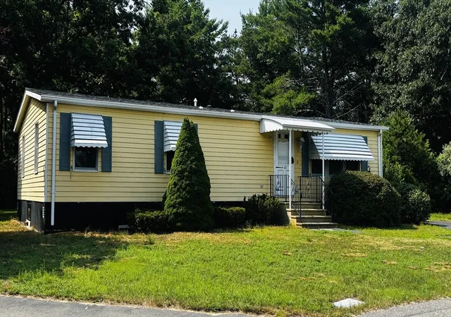 1st image of 19 Narragansett Dr, Plymouth, MA 02360 | MLS# 73550380