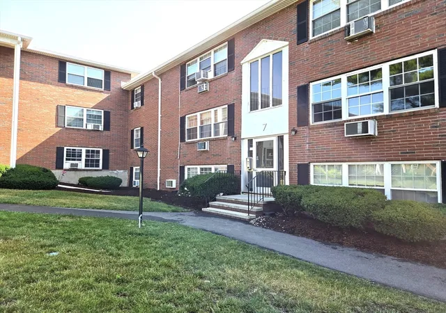 Homes for sale in Weymouth, MA | 7 Tara Dr #7, Weymouth, MA 02188 | MLS# 73546572