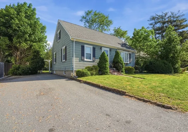 3rd image of 6 Guillotte Street, Acushnet, MA 02743 | MLS# 73531759