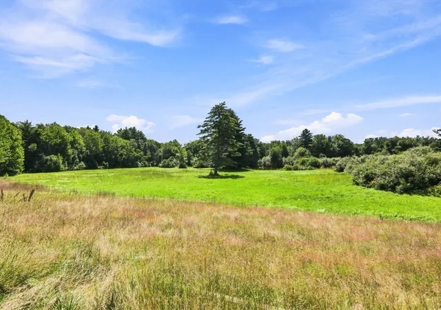 Photo 3 of Single family home for sale at 1-1A Smith Ln, Amherst, NH 03031 | MLS# 73568860 | Listing updated on 2026-10-03