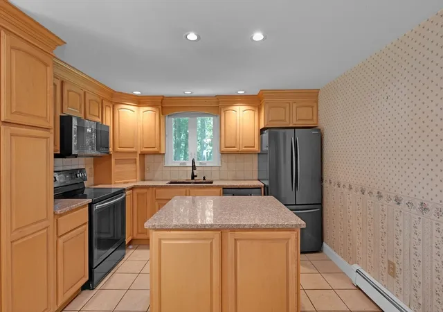 Homes for sale in North Oxford, MA | 6 Laurelwood Dr, North Oxford, MA 01537 | MLS# 73548650