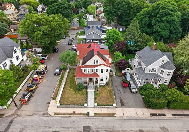 4th image of 225 Grove St, Melrose, MA 02176 | MLS# 73536999