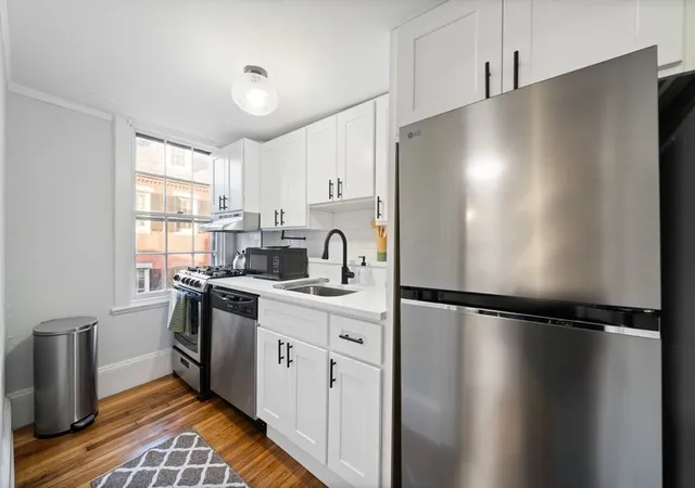 4th image of 102 Revere St, Boston, MA 02114 | MLS# 73470810
