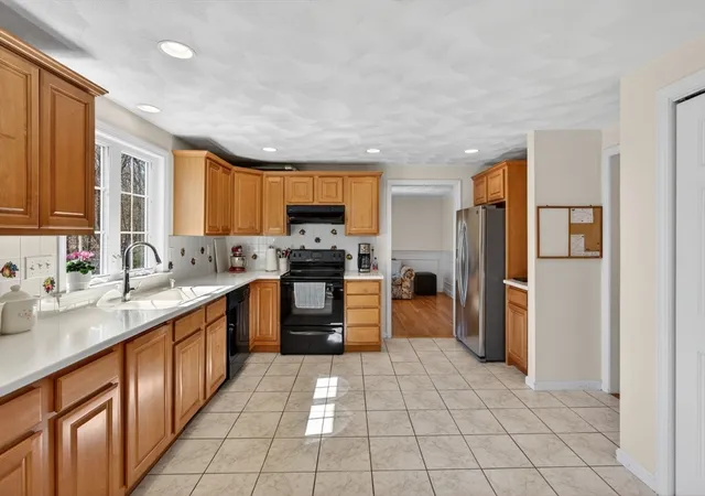 Homes for sale in Burlington, MA | 4 Lt Litchfield, Burlington, MA 01803 | MLS# 73539866