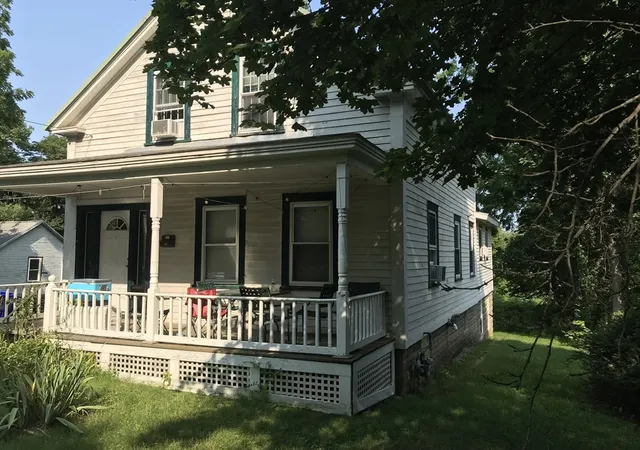 2nd image of 48 Railroad St, Amherst, MA 01002 | MLS# 73567696