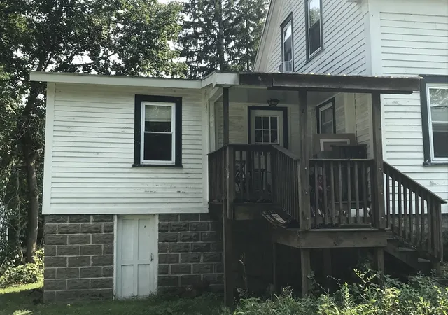 4th image of 48 Railroad St, Amherst, MA 01002 | MLS# 73567696