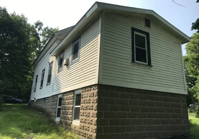 5th image of 48 Railroad St, Amherst, MA 01002 | MLS# 73567696