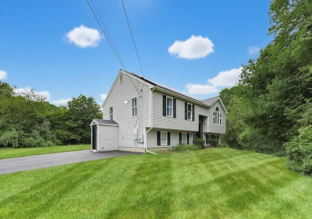2nd image of 460 Richardson Ave, Attleboro, MA 02703 | MLS# 73553627