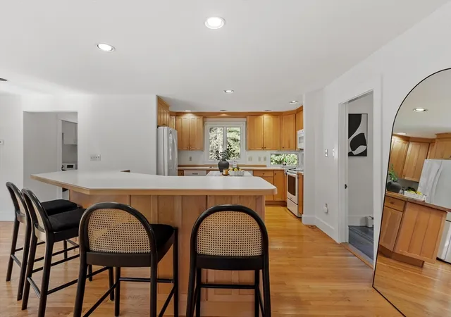 5th image of 132 Cottage Street, Concord, MA 01742 | MLS# 73540736