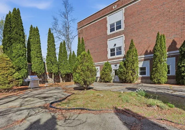 Homes for sale in Worcester, MA | 21 Middlesex Avenue, Worcester, MA 01604 | Houzeo
